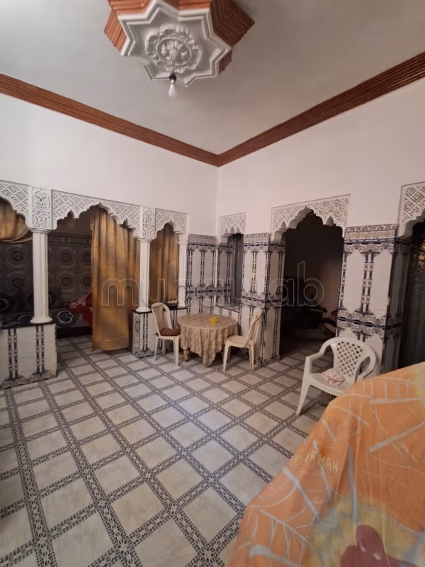 Splendido riad in vendita a Rmila. 3 ampi locali. Terrazzo