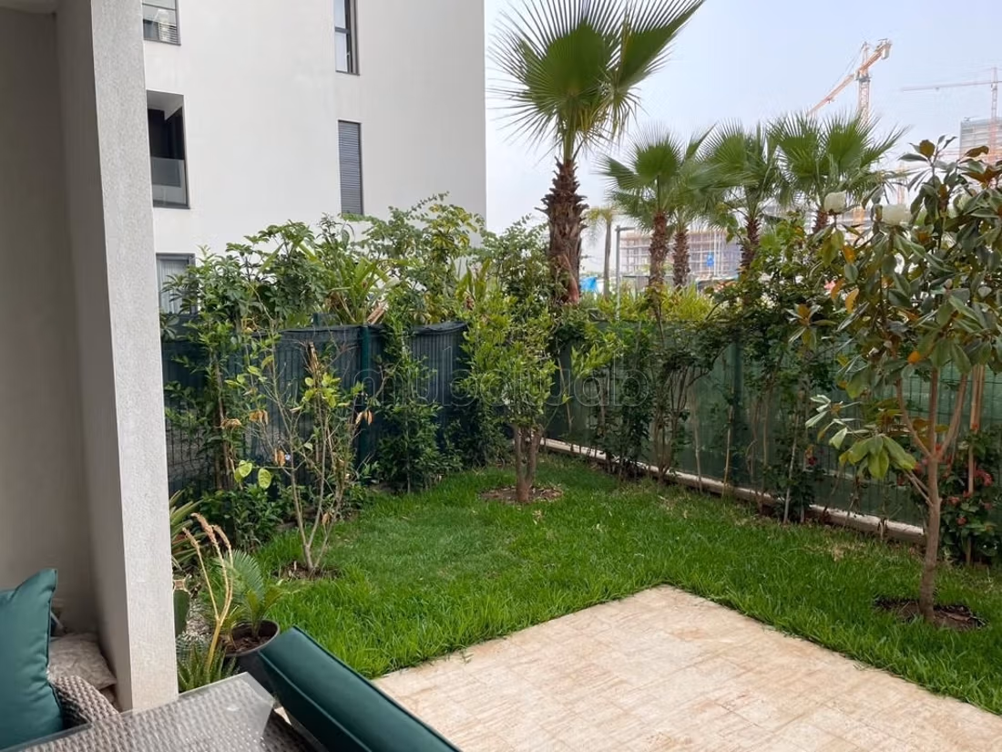 Appartement à louer à Casablanca Finance City.
Surface totale 140 m².
Bien meublé — 3