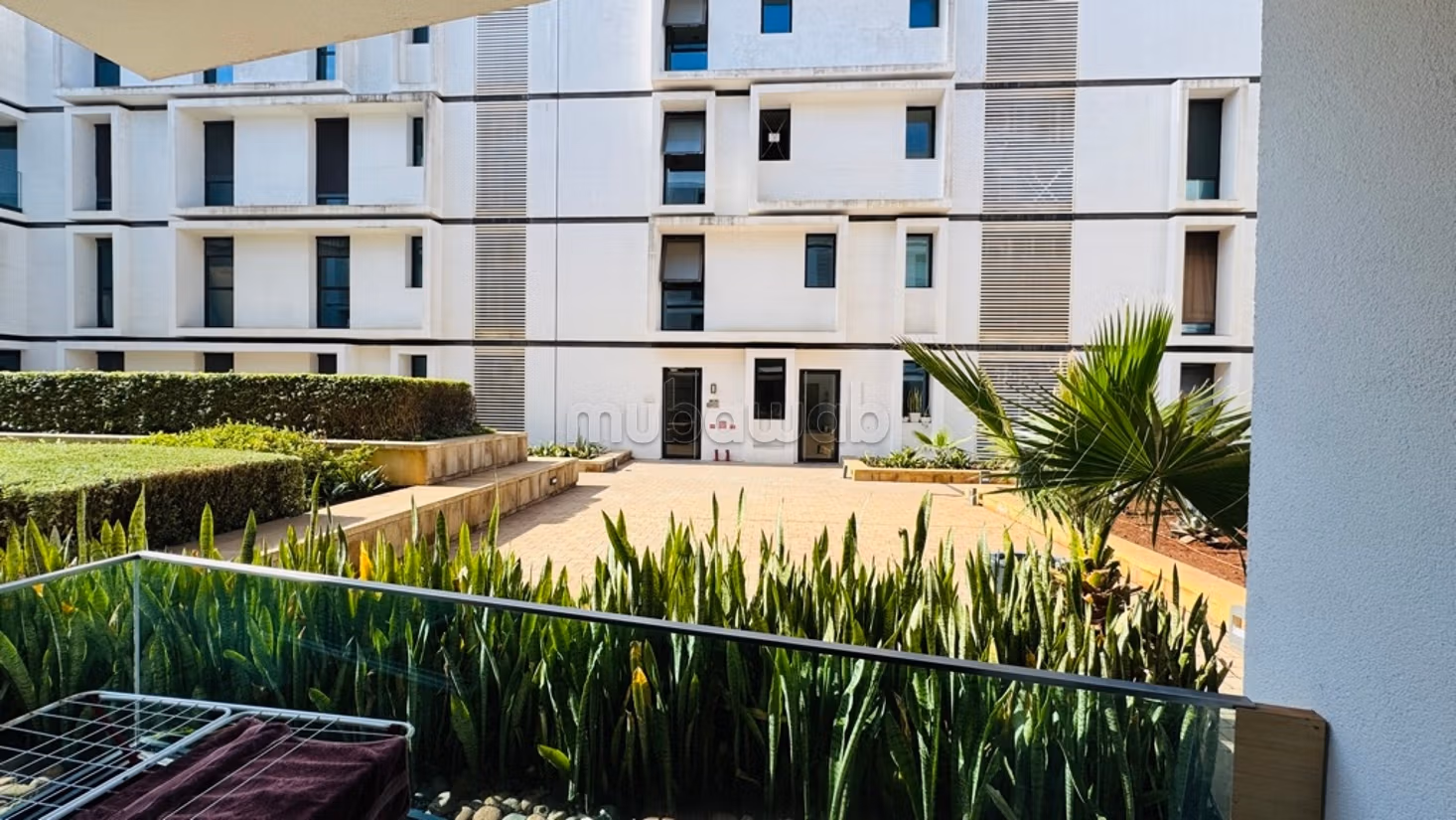 Top gemeubileerde studio met terras bij ANFA PLACE