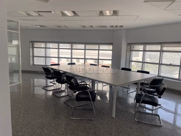 Location bureau de 330 m2 au lac 1