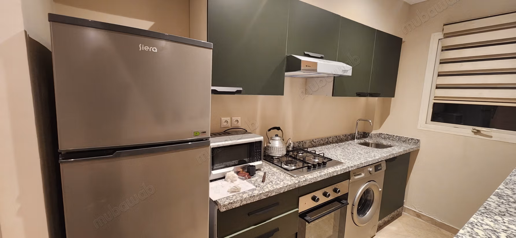 Recently renovated studio on Socrate for rent