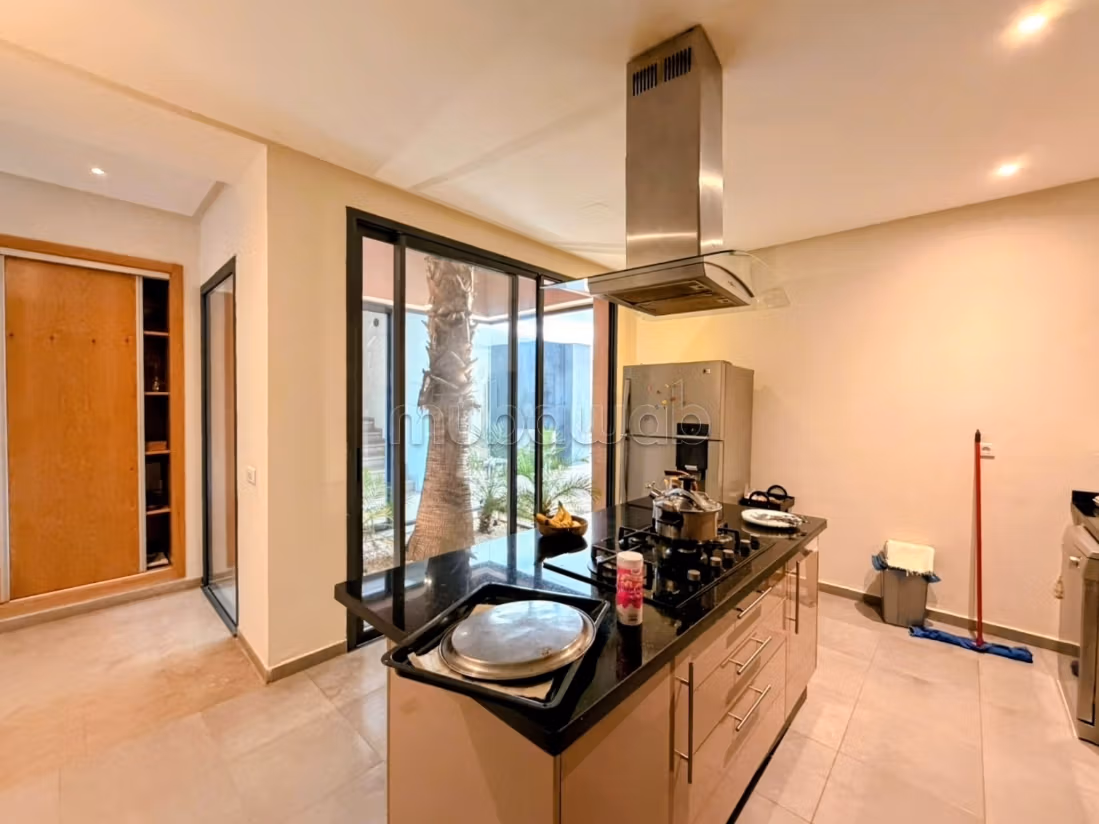Villa moderne à la vente dans résidence golfique sécurisée Agdal