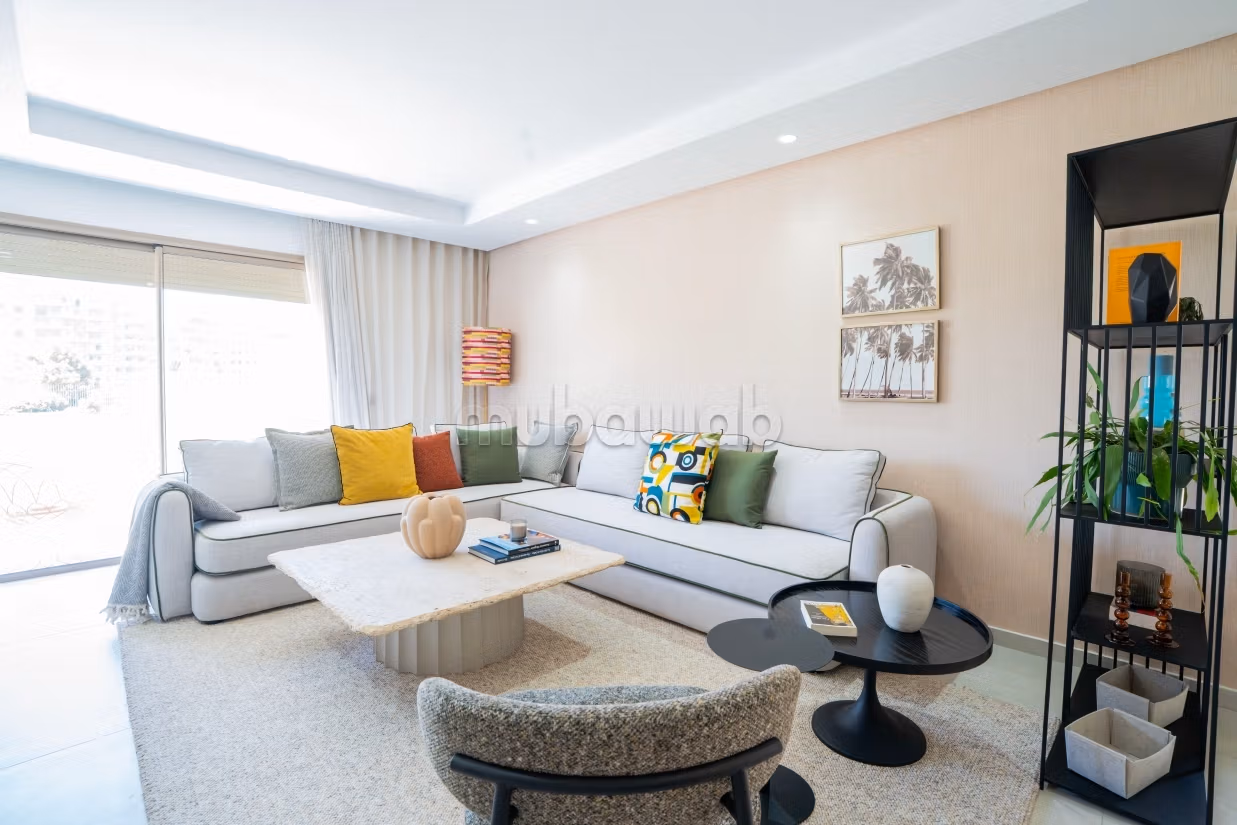 Appartamento in vendita. 3 locali spaziosi. Splendido giardino e comodo posto auto