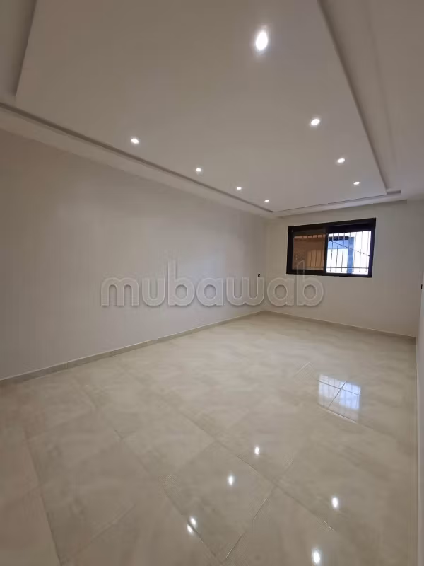 Bonito piso en venta. 2 hermosas habitaciones. Cocina equipada