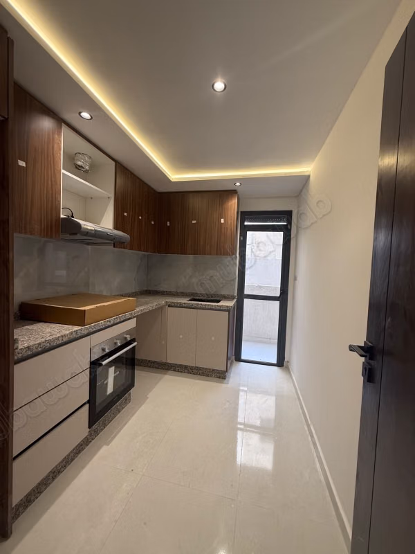 Appartement en vente à Martil. 1 Pièce. Cuisine entièrement équipée