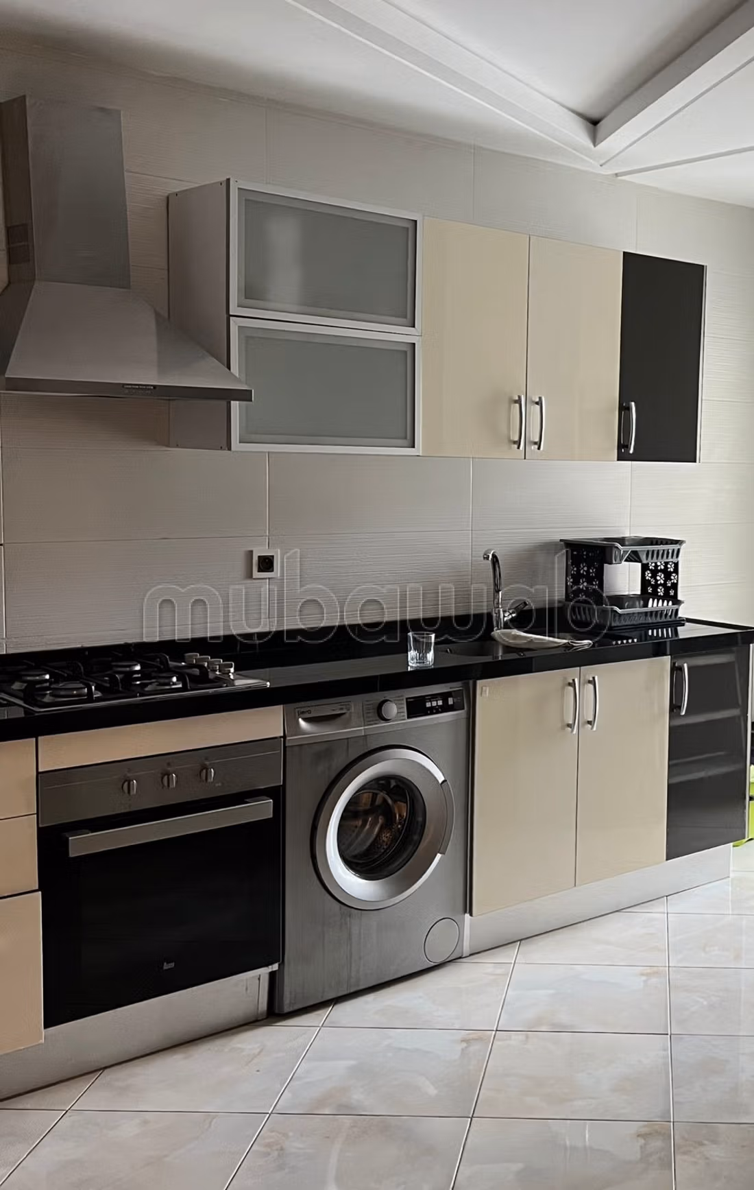 Appartement en location. 8 pièces. Bien meublé — 6