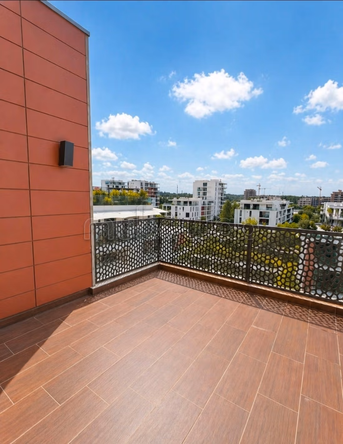 Location d'un appartement à Souissi. 4 grandes pièces. Terrasse et ascenseur