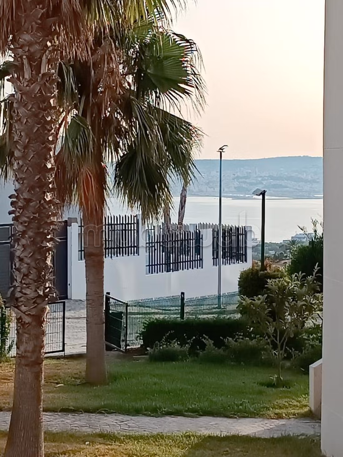Geweldige gezinsvilla te koop in Malabata – Tanger