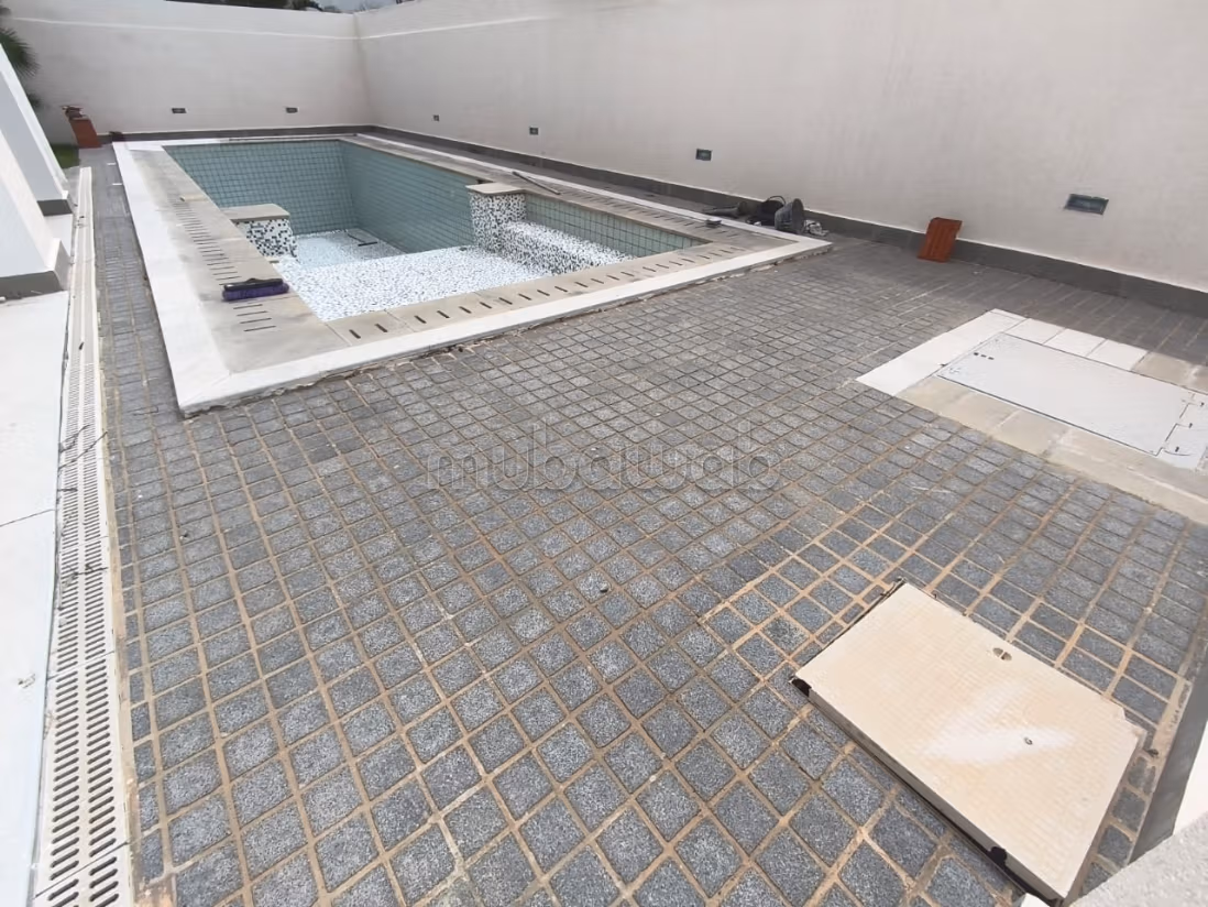 Magnifique villa à louer dans un quartier tres prisee à La Marsa. Places de parking, terrasse, jardin et piscine