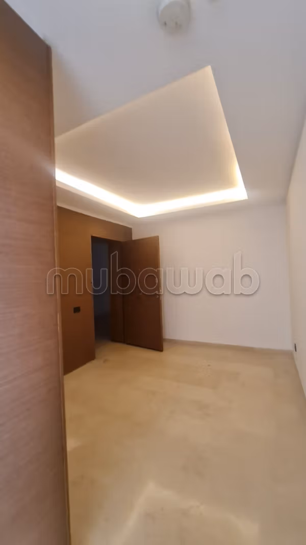 Appartamento in affitto a Haut Agdal. 3 camere. Porta blindata e servizio di videosorveglianza
