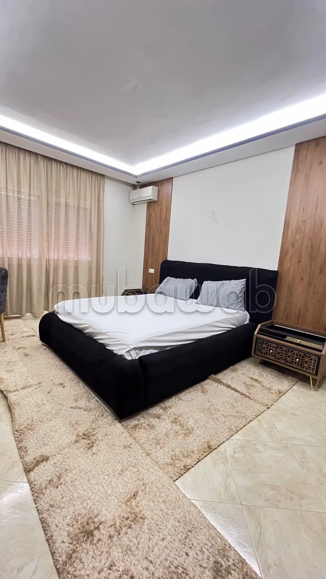 Appartement de vacances à louer en Centre. 
Surface de 600 m². 
Ascenseur et stationnement