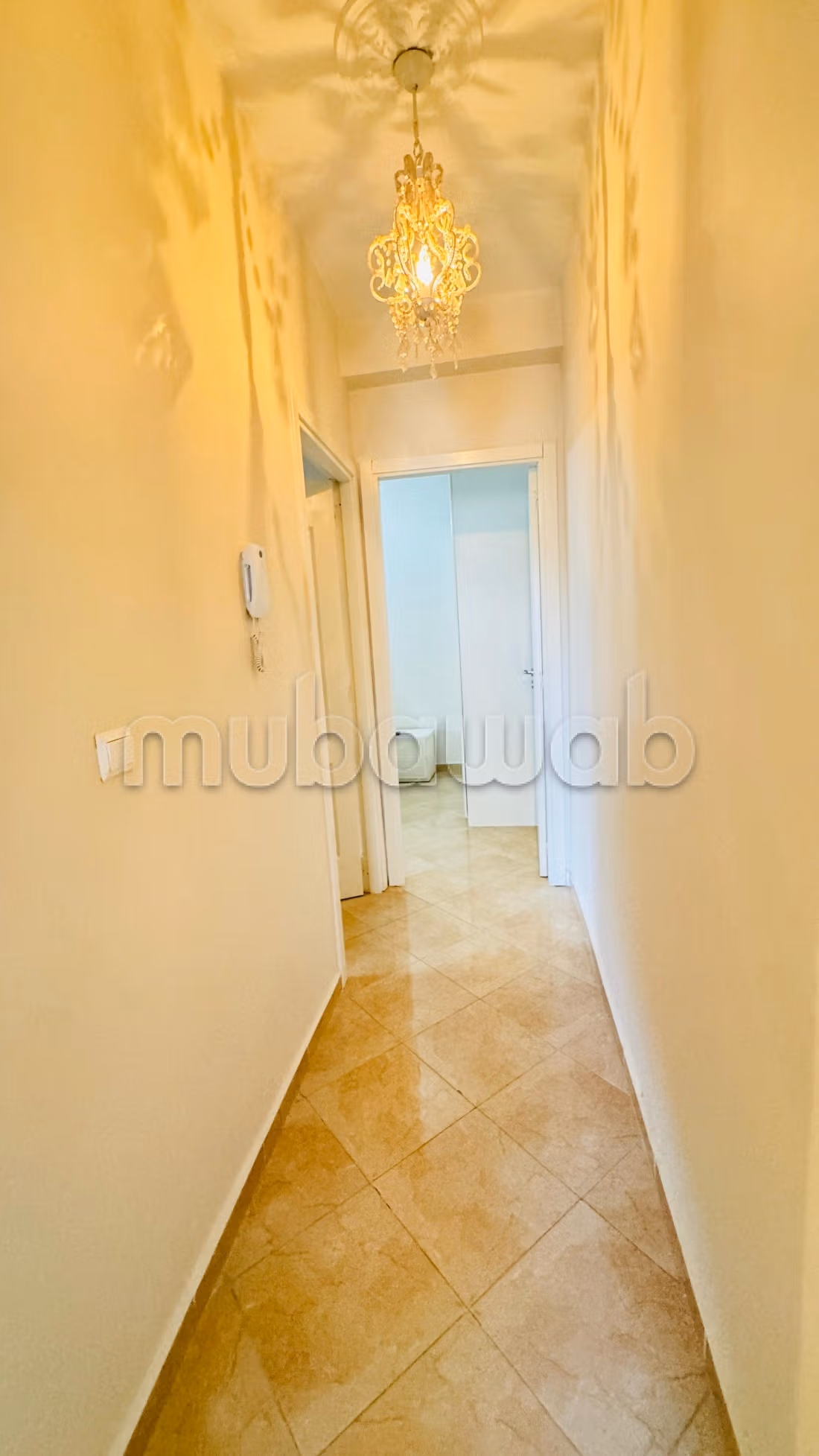 Appartements à louer à Tanja Balia. 
3 pièces. 
Terrasse et ascenseur