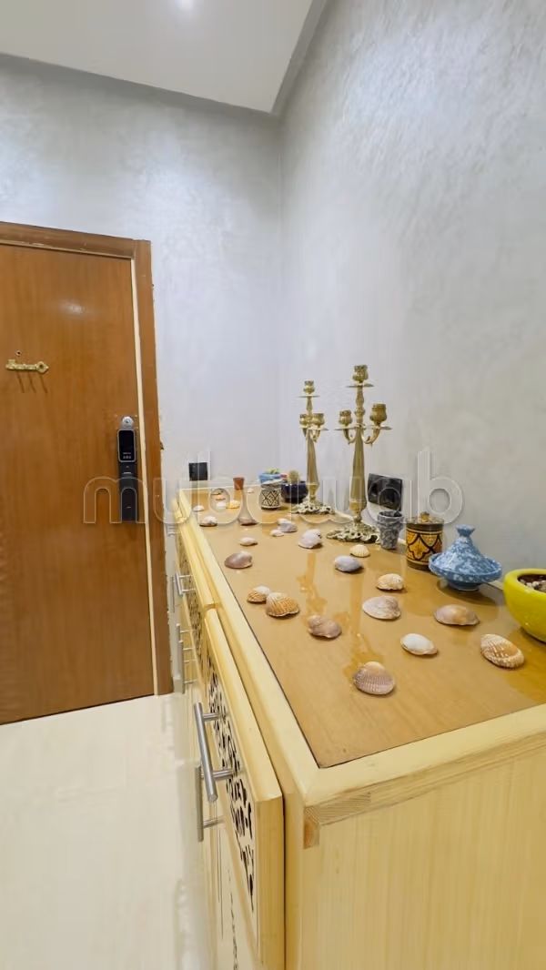 Appartements à louer à Bel Air Val fleuri. Surface totale 60 m². Salon typique marocain, résidence sécurisée