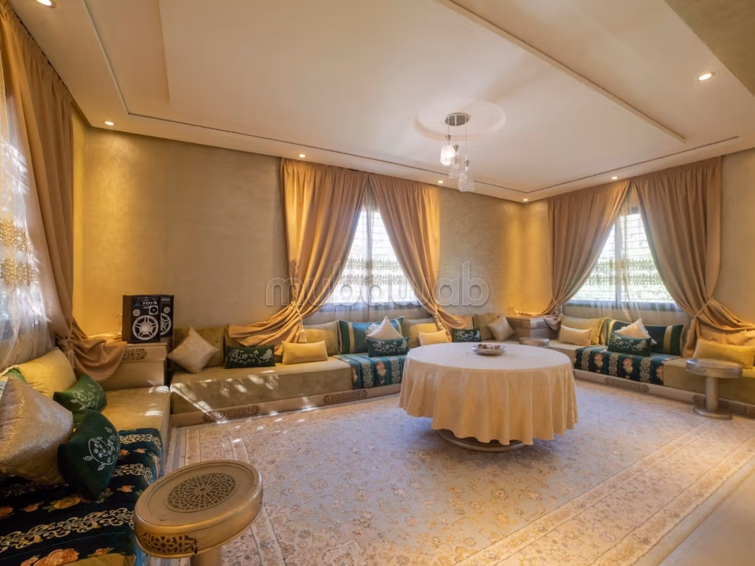 Villa 5 chambres avec piscine privée – Location longue durée