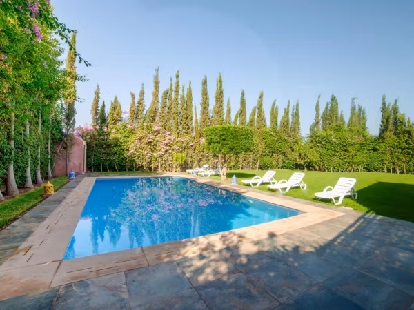 Villa 5 chambres avec piscine privée – Location longue durée