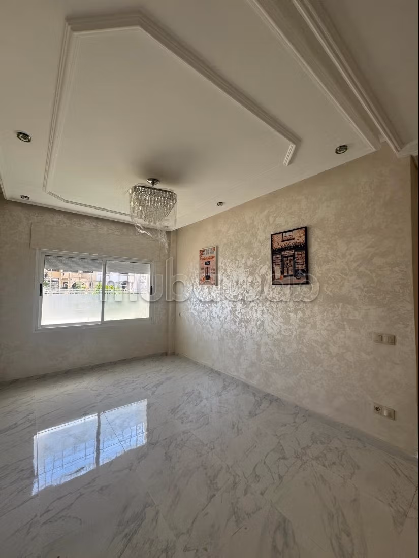 Bel appartement en location à Riyad.
2 chambres.
Salon marocain traditionnel — 2