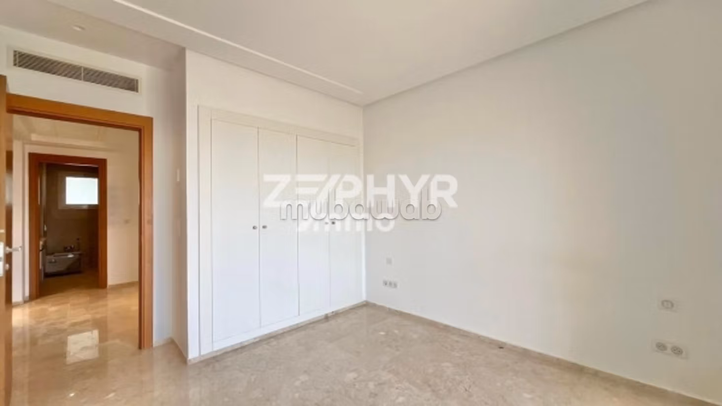 For rent S3 empty with sea view in Gammarth