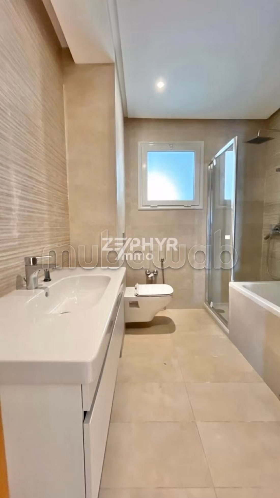 For rent S3 empty with sea view in Gammarth