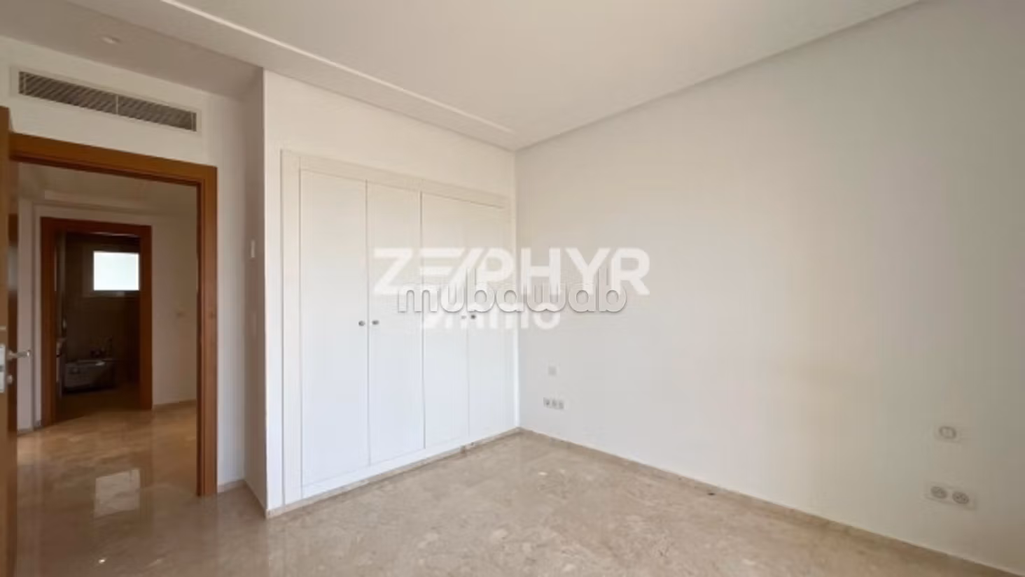 For rent S3 empty with sea view in Gammarth