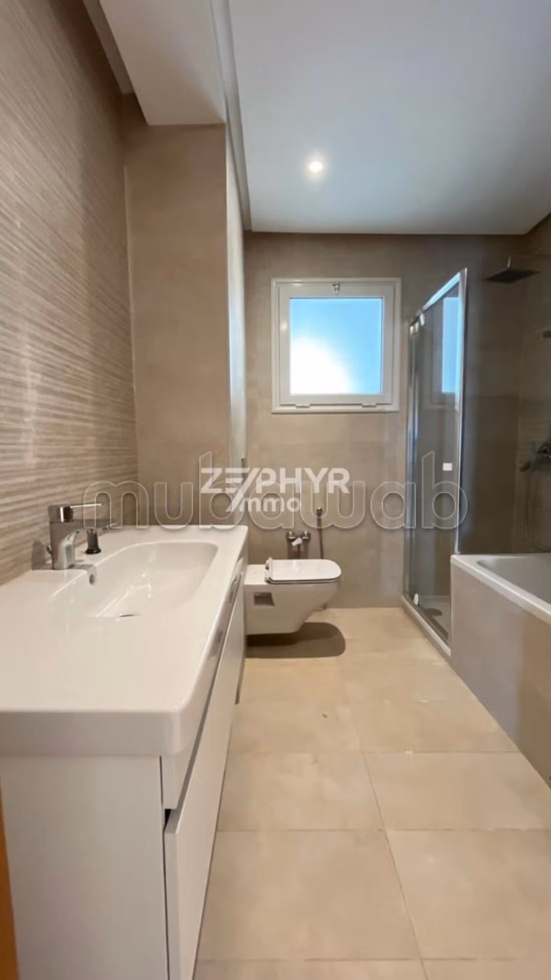 For rent S3 empty with sea view in Gammarth