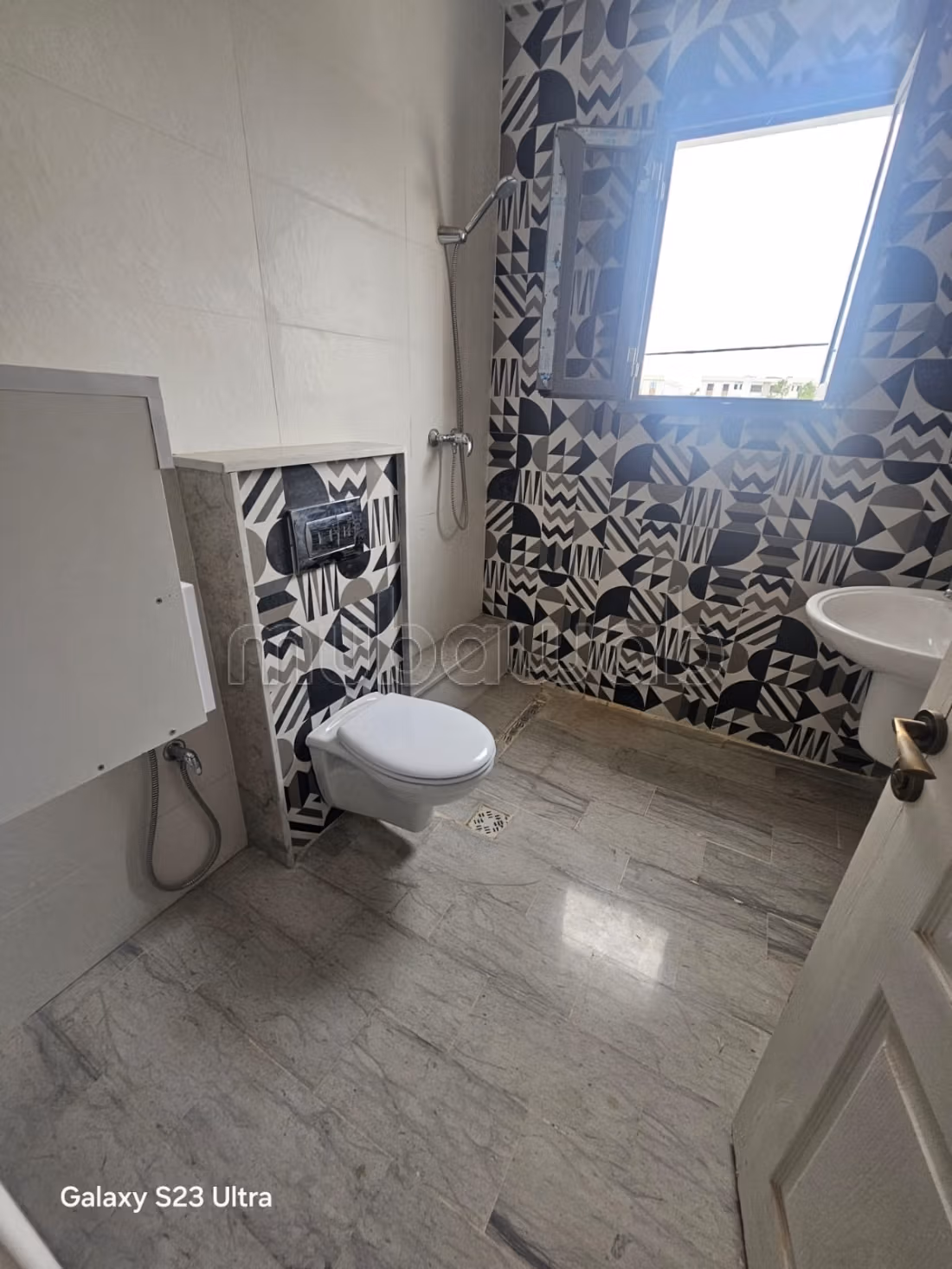 À louer un appartement s3 à chotrana 3