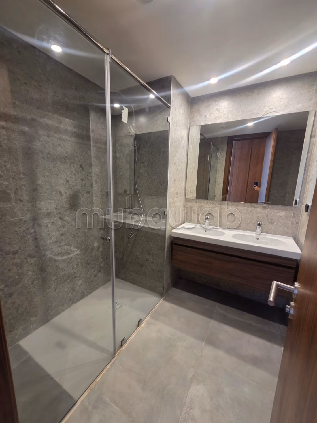 Spaciaux appartement vide ou meublé à louer — 2