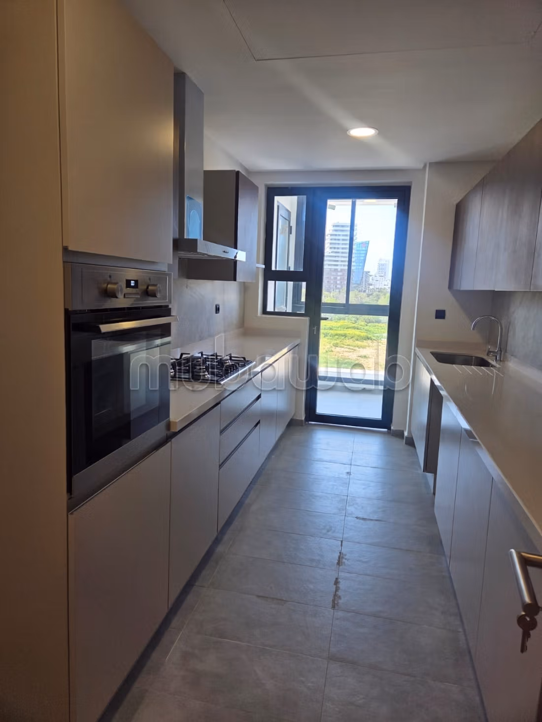 Spaciaux appartement vide ou meublé à louer — 5