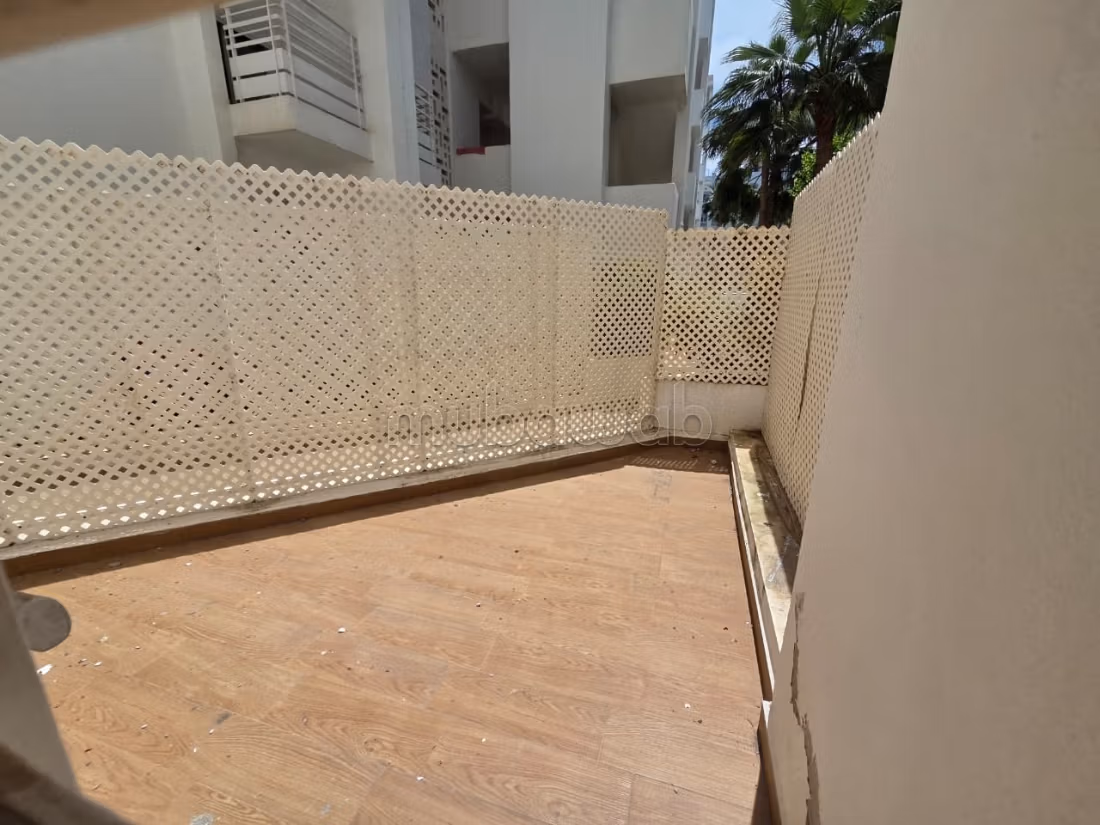 Empty apartment for rent