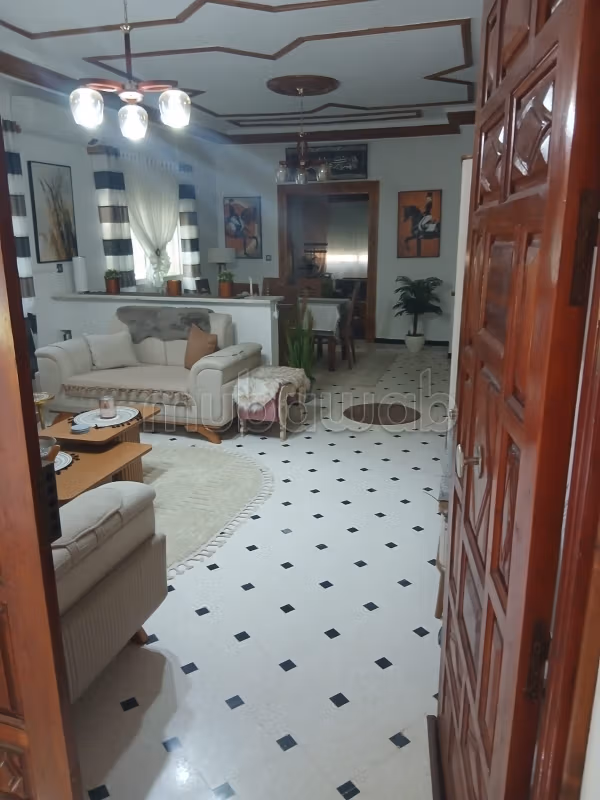 Vente villa de luxe à Cité El Khalil. 6 chambres. Cheminée et climatisation