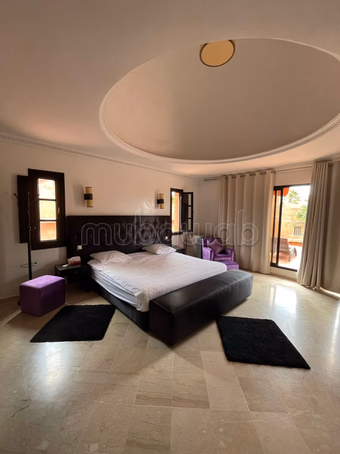 Compra Venta Villa con piscina privada