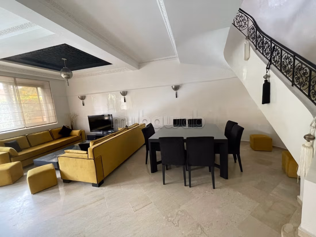 Compra Venta Villa con piscina privada