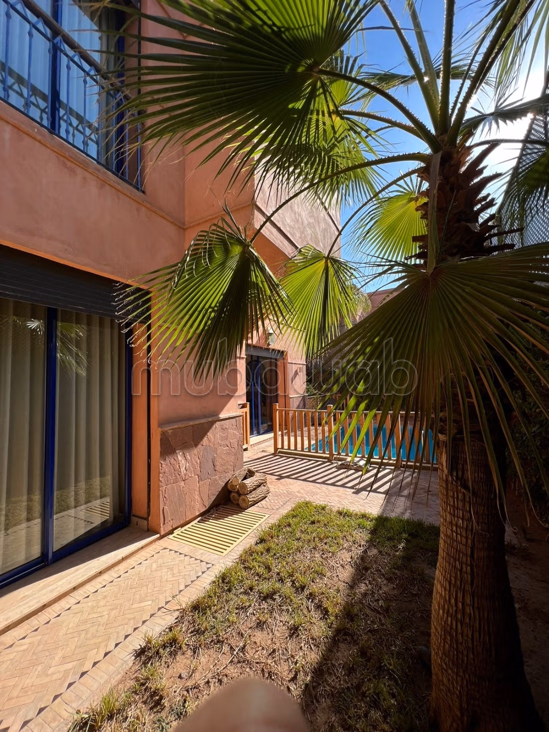 Villa 300m Arredata in Via di Casa