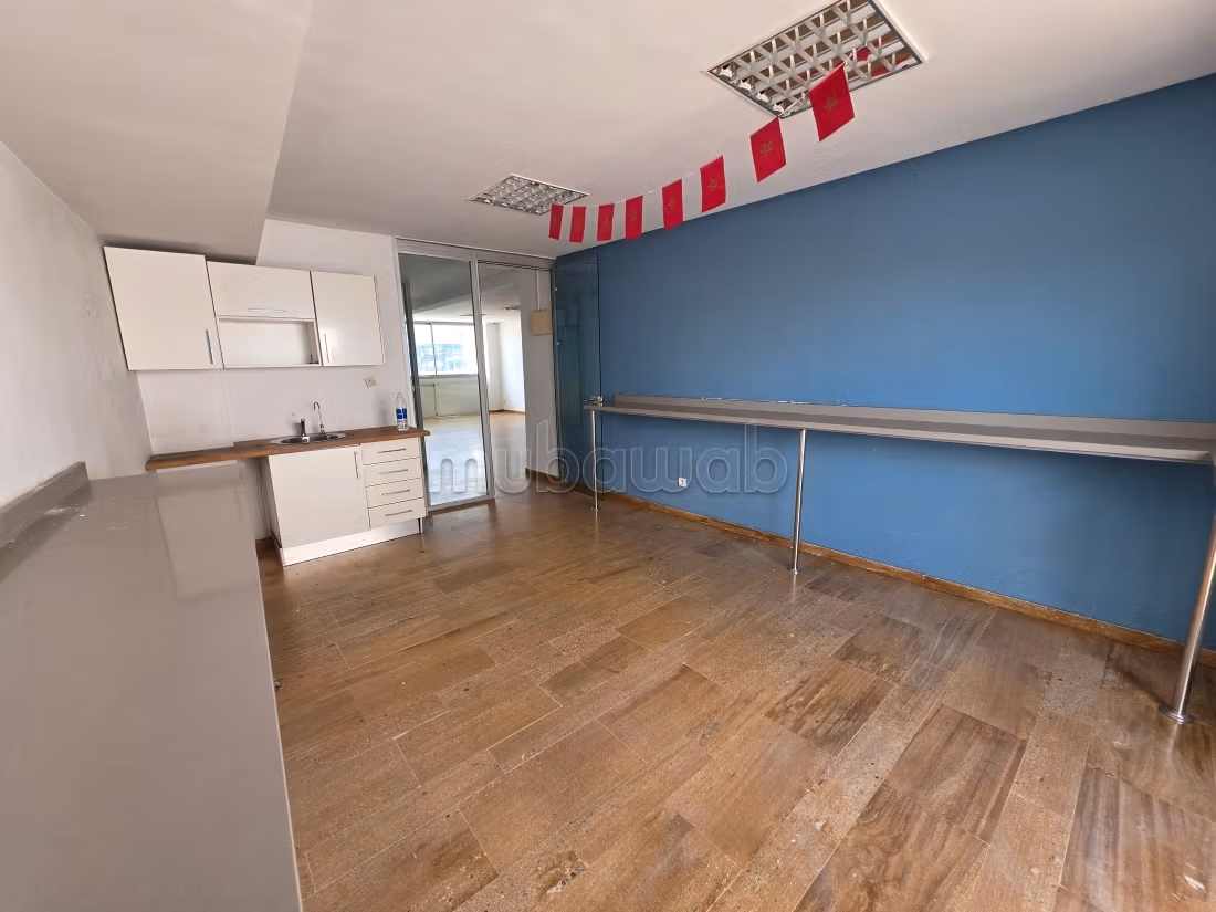 Ufficio arredato di 85 m², edificio professionale