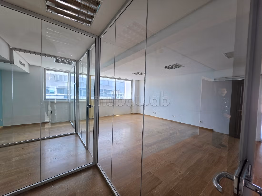 Ufficio arredato di 85 m², edificio professionale