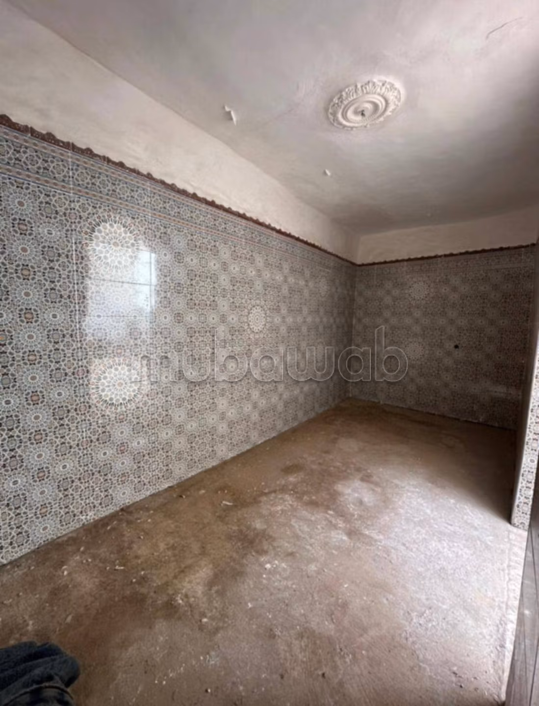 بيع رياض ب قبور الشو.
المساحة 150 م².
مطل على الجبال