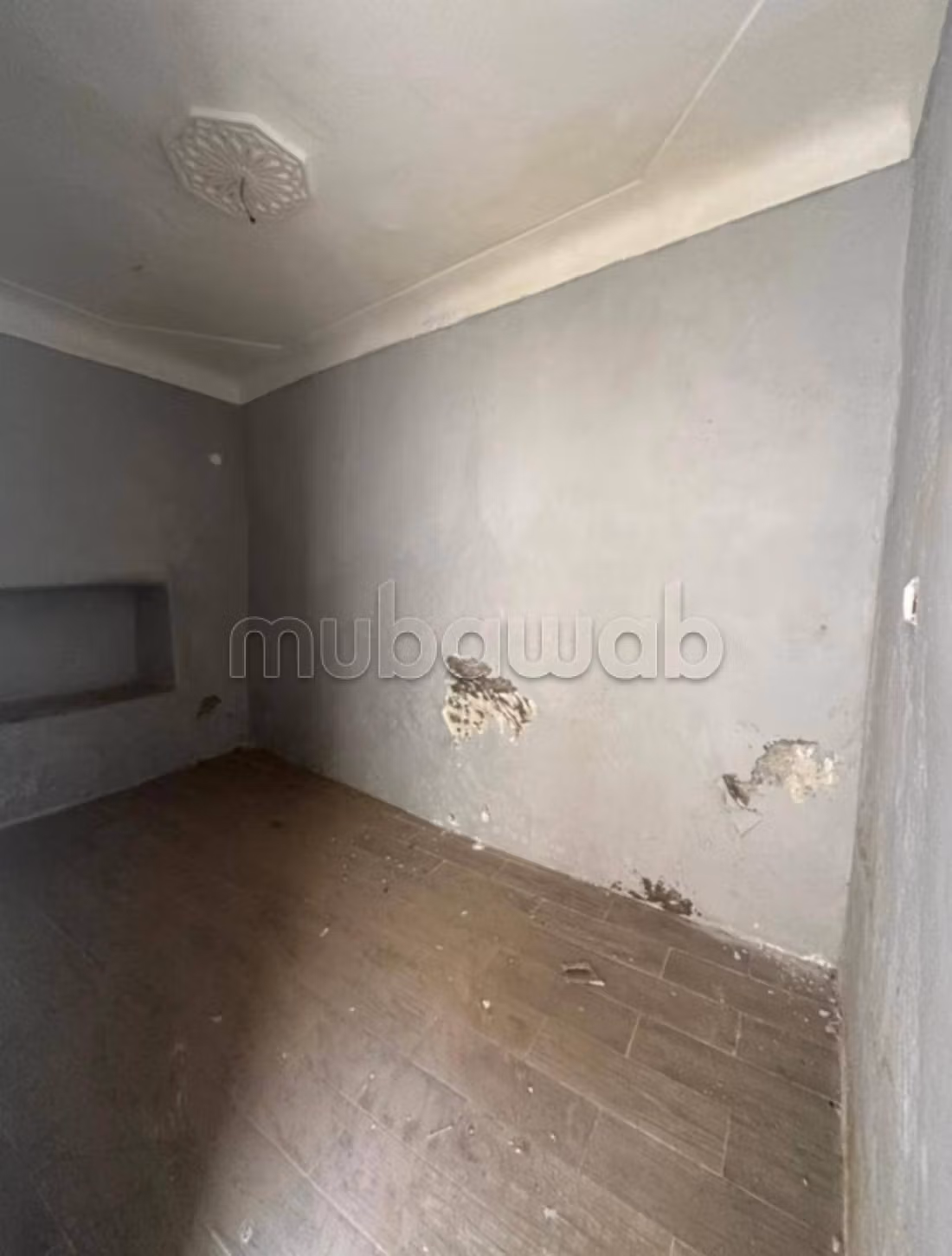 بيع رياض ب قبور الشو.
المساحة 150 م².
مطل على الجبال