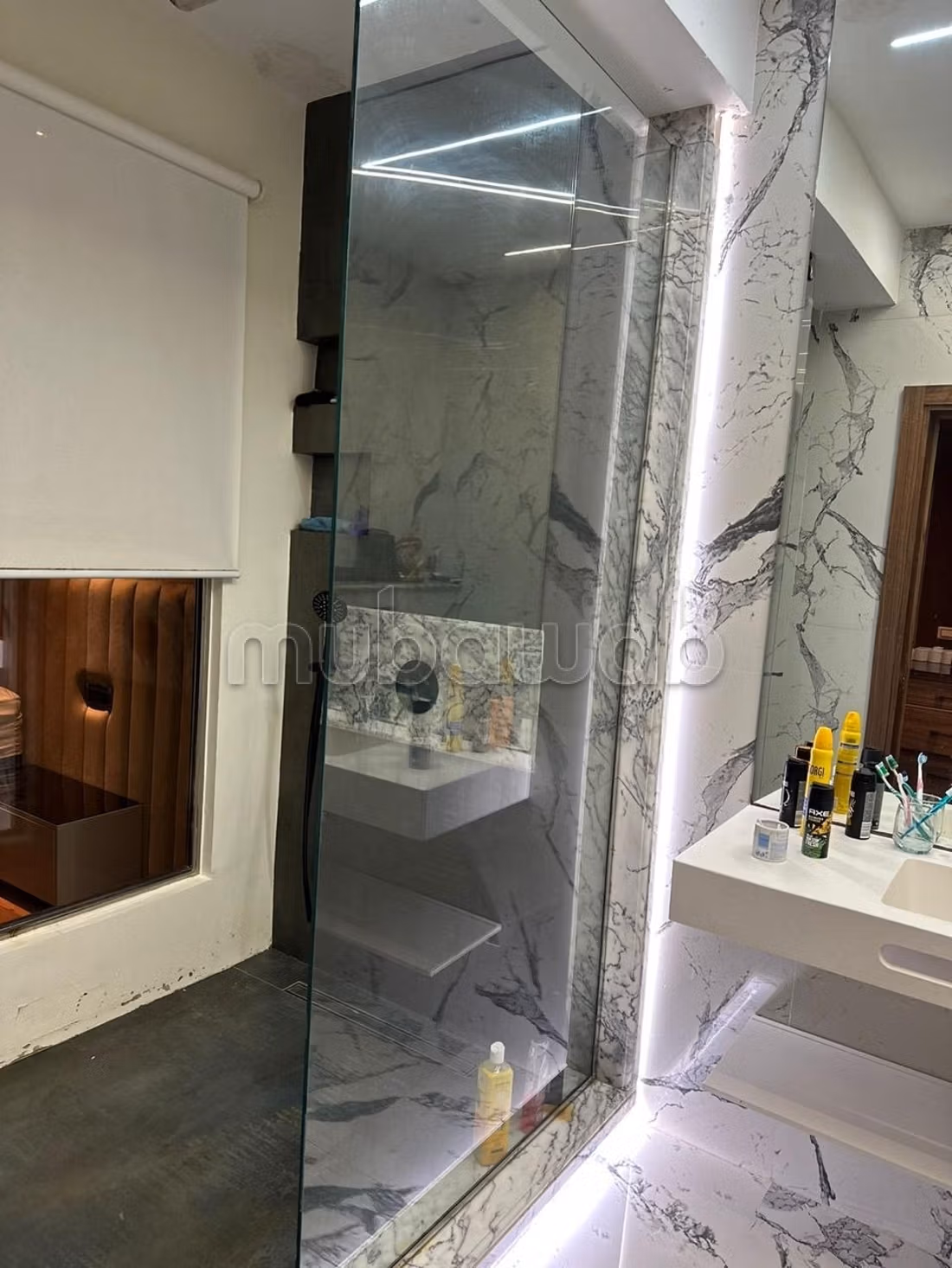 Luxury apartment of 140 m² without direct view and sunny