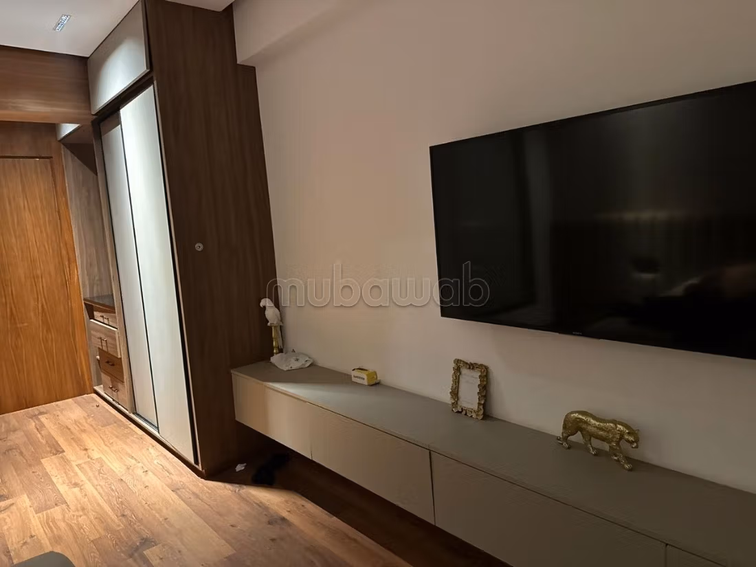 Luxury apartment of 140 m² without direct view and sunny