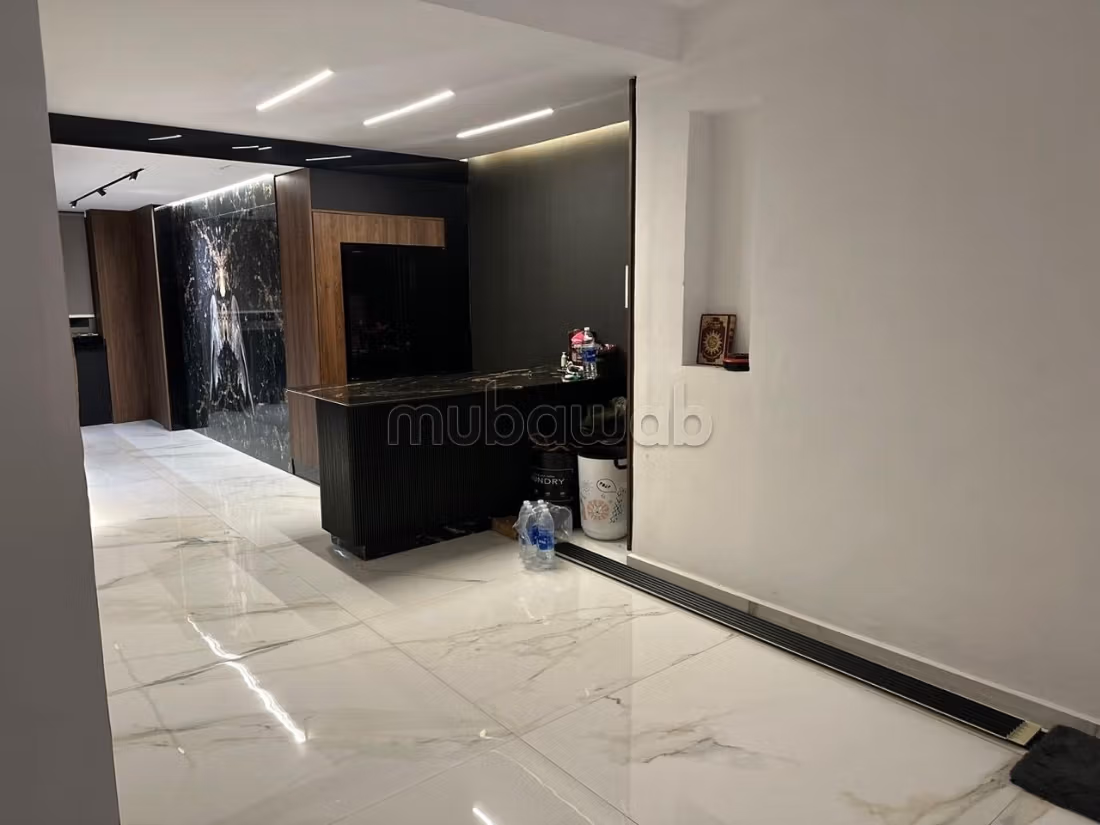 Luxury apartment of 140 m² without direct view and sunny