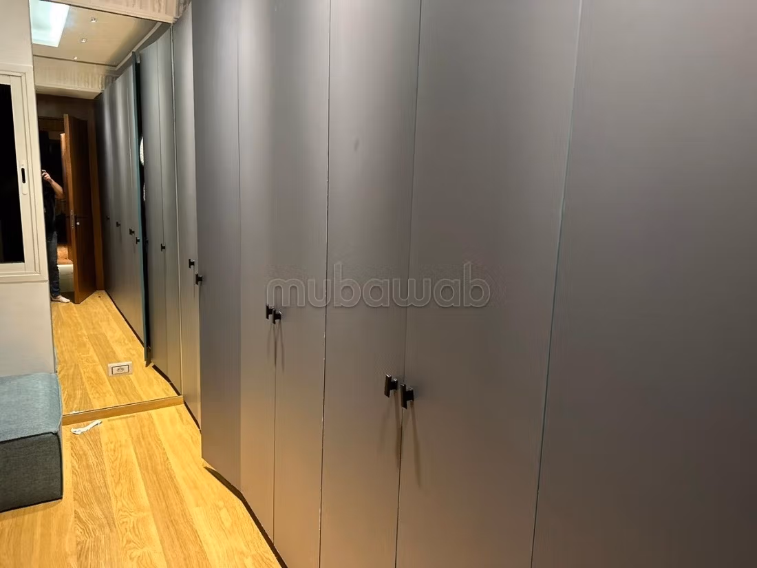 Luxury apartment of 140 m² without direct view and sunny