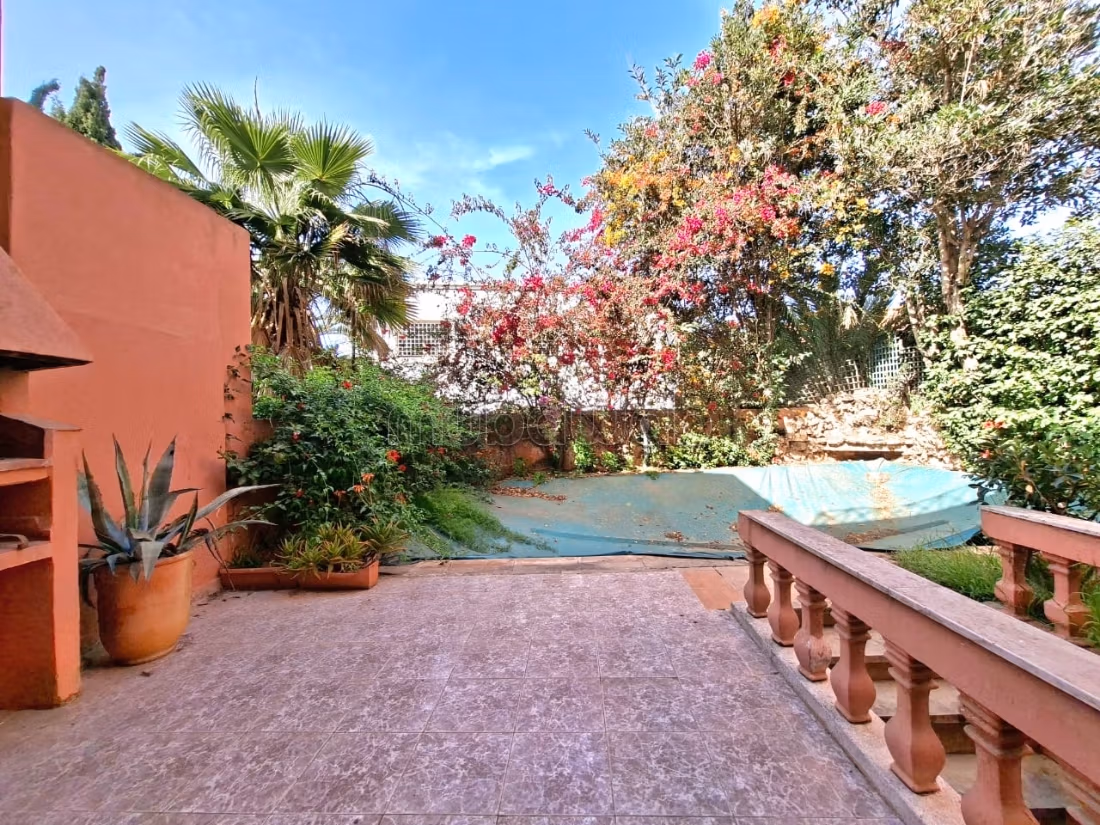 Superb Villa en Venta en Sidi Maarouf