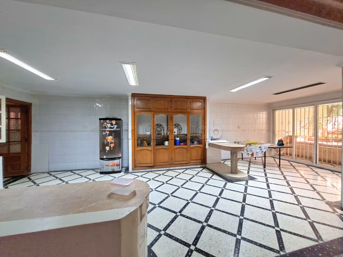 Superb Villa en Venta en Sidi Maarouf