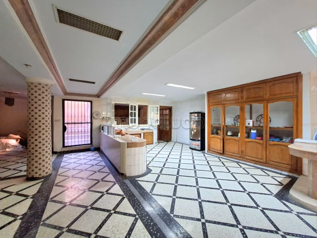 Superb Villa en Venta en Sidi Maarouf