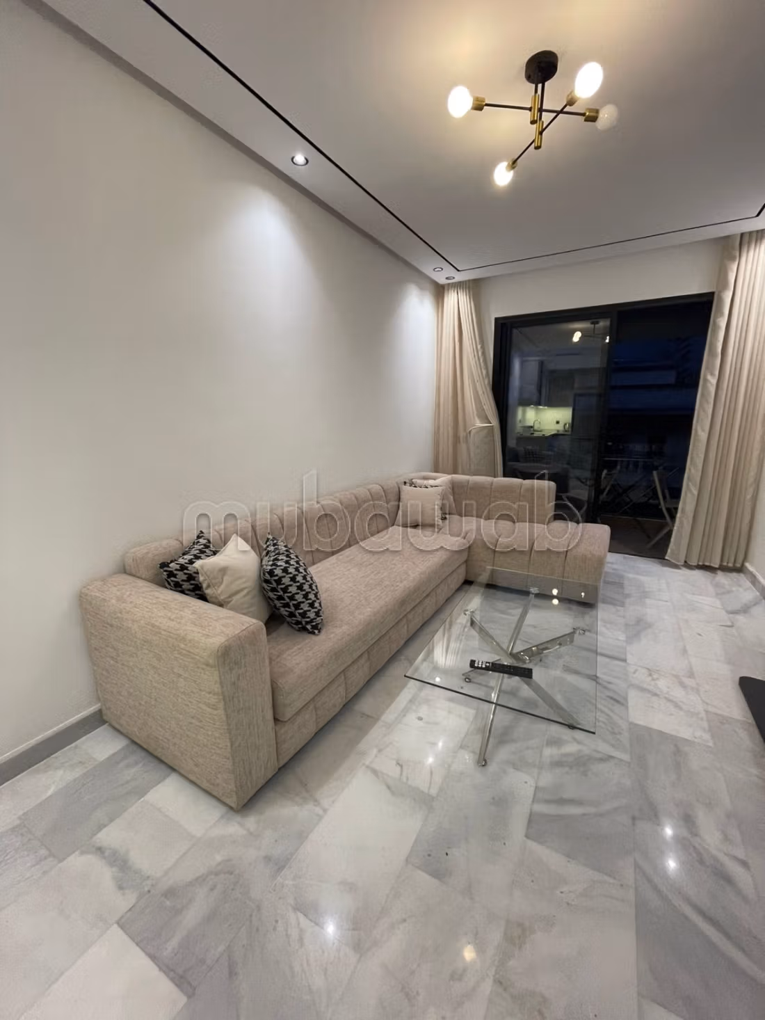 Appartement en location à Palmier. 
1 chambre. 
Bien meublé
