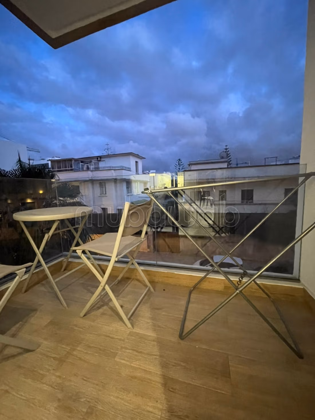 Appartement en location à Palmier. 
1 chambre. 
Bien meublé