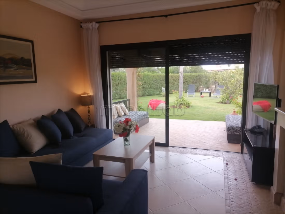 Belle villa avec piscine à Diyar Shamsi 
Agadir