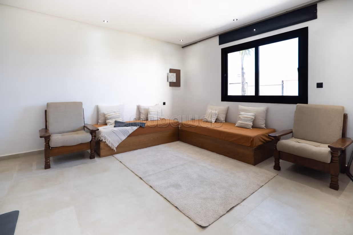 Villas de luxe à louer à Manar. 2 pièces confortables. Piscine et cheminée