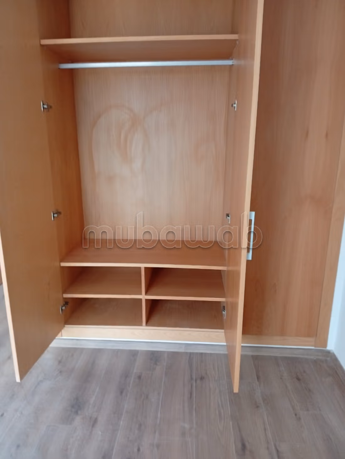 Bel appartement en location à Agdal. 
Surface de 95 m². 
Ascenseur et terrasse