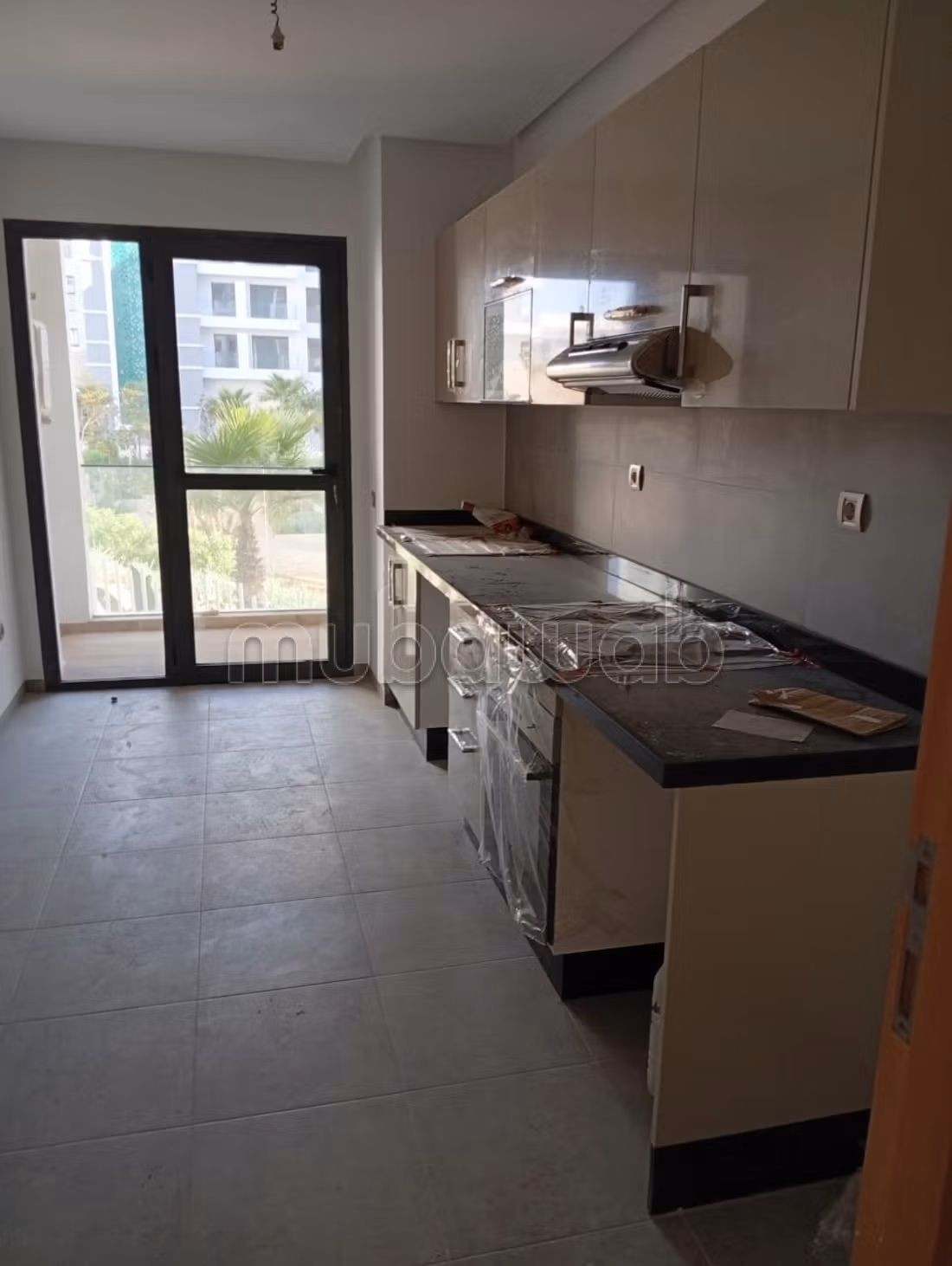 Bel appartement en location à Agdal. 
Surface de 95 m². 
Ascenseur et terrasse