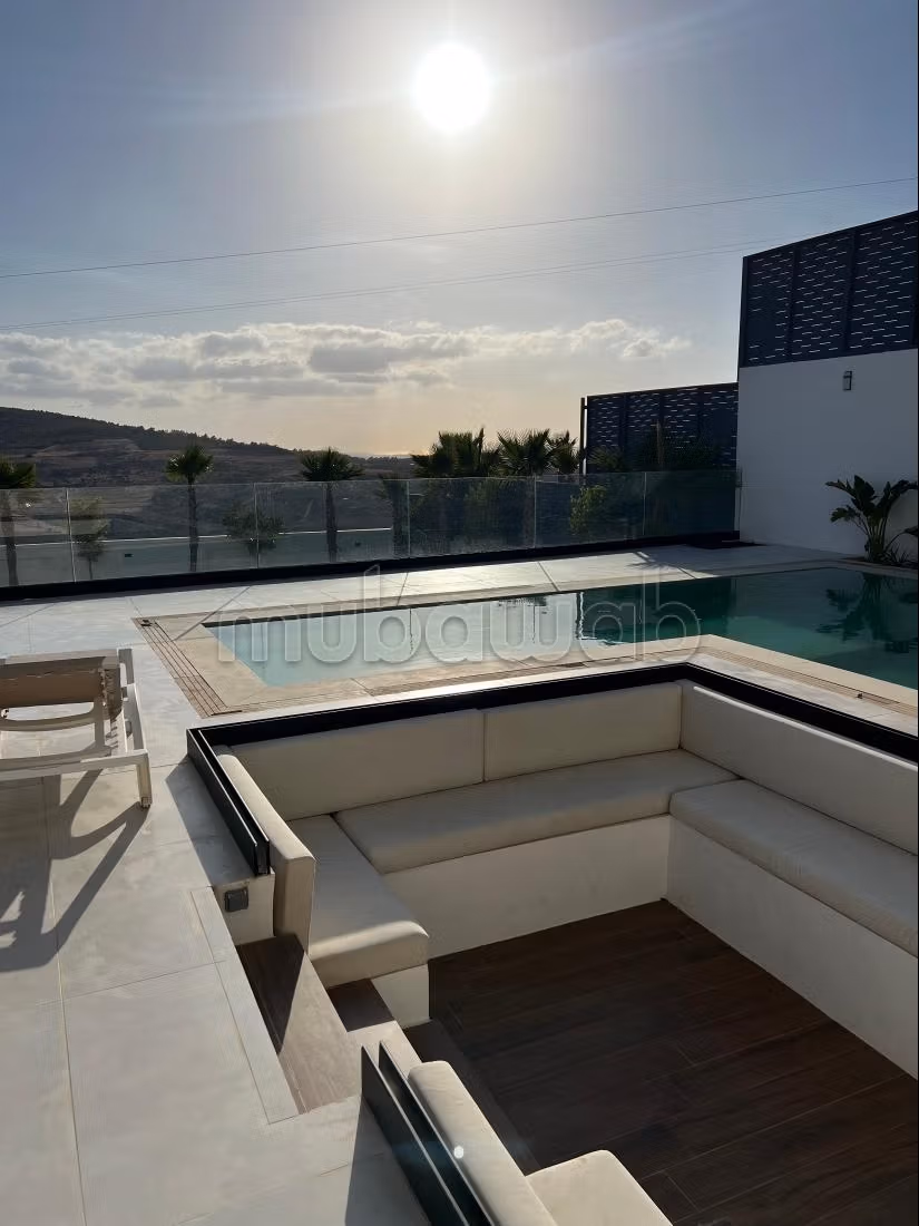Location saisonnière villa haut standing à Manar. 5 grandes pièces. Vue sur les montagnes, double vitrage